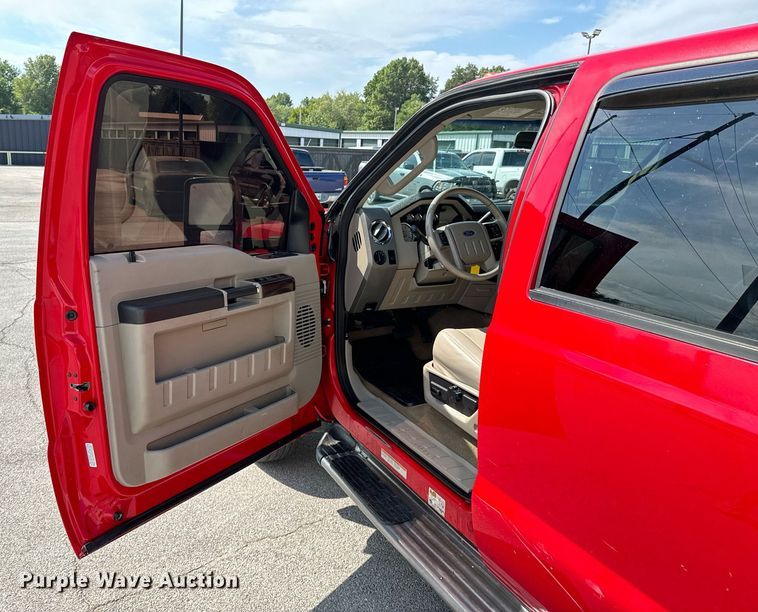 image for item DX1262 2008 Ford F550 Super Duty Lariat Crew Cab flatbed truck