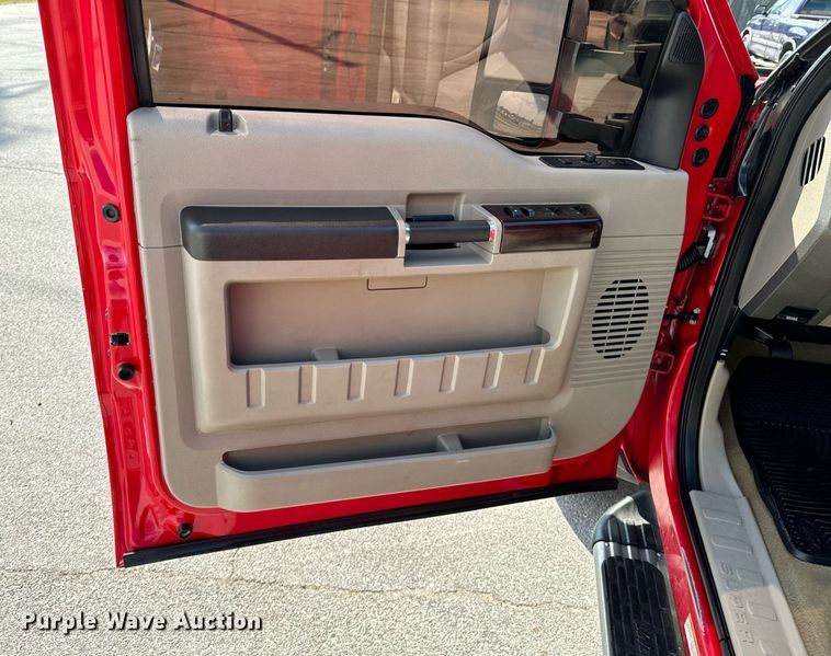 image for item DX1262 2008 Ford F550 Super Duty Lariat Crew Cab flatbed truck