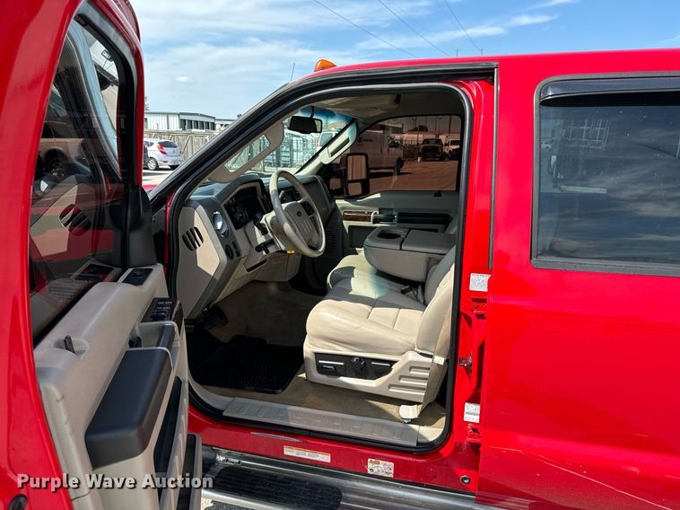 image for item DX1262 2008 Ford F550 Super Duty Lariat Crew Cab flatbed truck