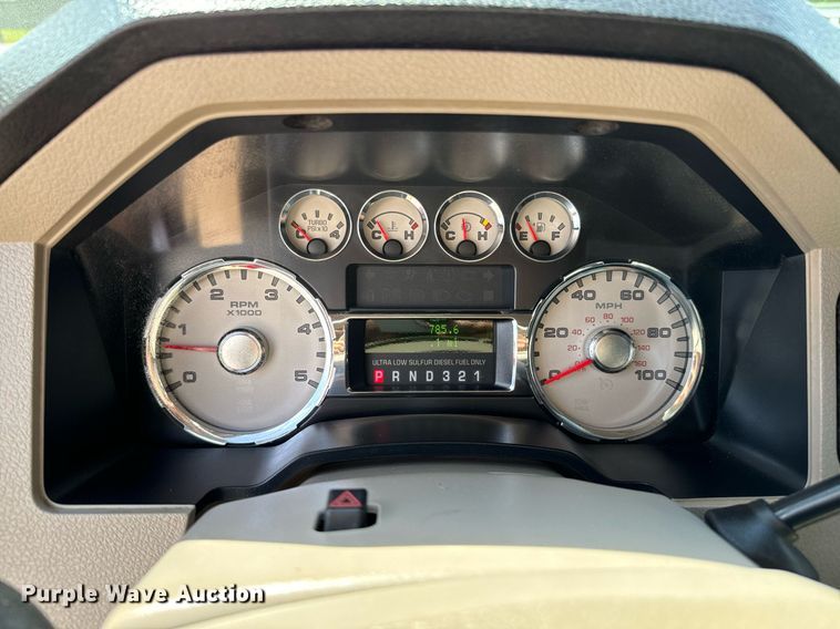 image for item DX1262 2008 Ford F550 Super Duty Lariat Crew Cab flatbed truck