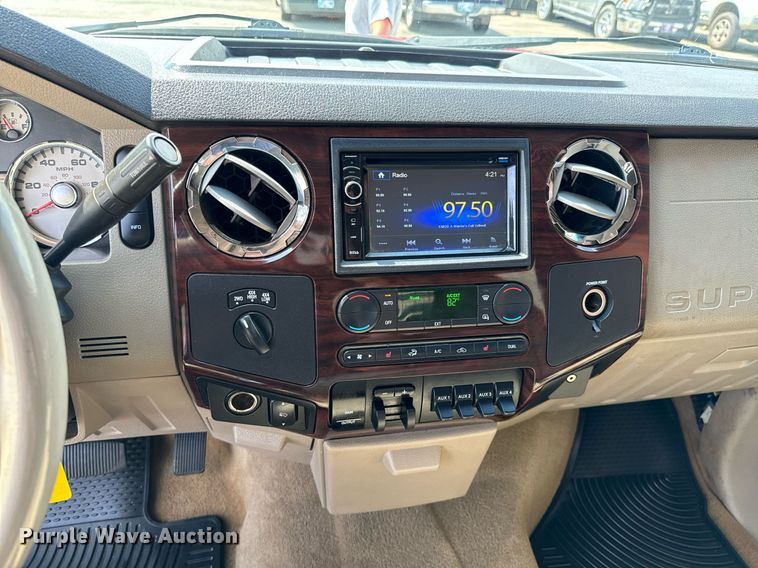 image for item DX1262 2008 Ford F550 Super Duty Lariat Crew Cab flatbed truck