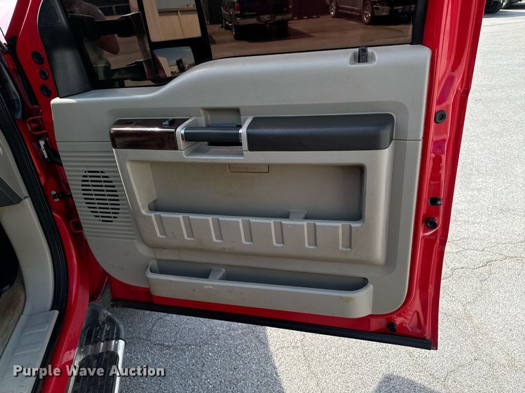 image for item DX1262 2008 Ford F550 Super Duty Lariat Crew Cab flatbed truck