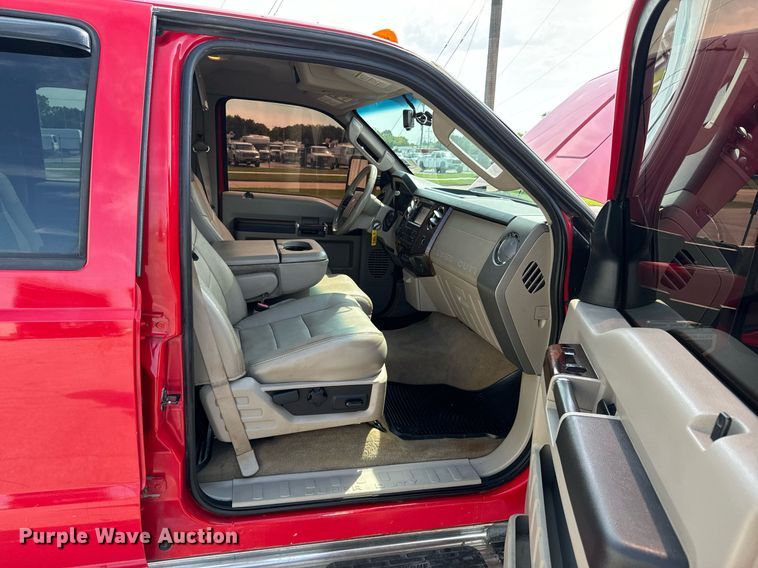 image for item DX1262 2008 Ford F550 Super Duty Lariat Crew Cab flatbed truck