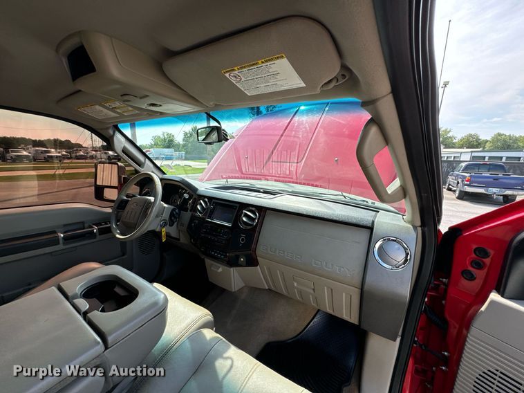 image for item DX1262 2008 Ford F550 Super Duty Lariat Crew Cab flatbed truck