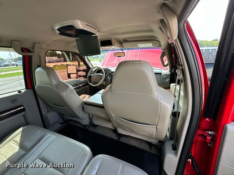 image for item DX1262 2008 Ford F550 Super Duty Lariat Crew Cab flatbed truck