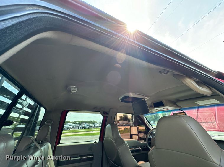 image for item DX1262 2008 Ford F550 Super Duty Lariat Crew Cab flatbed truck