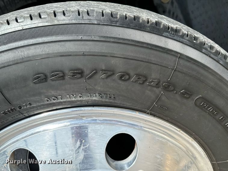 image for item DX1262 2008 Ford F550 Super Duty Lariat Crew Cab flatbed truck