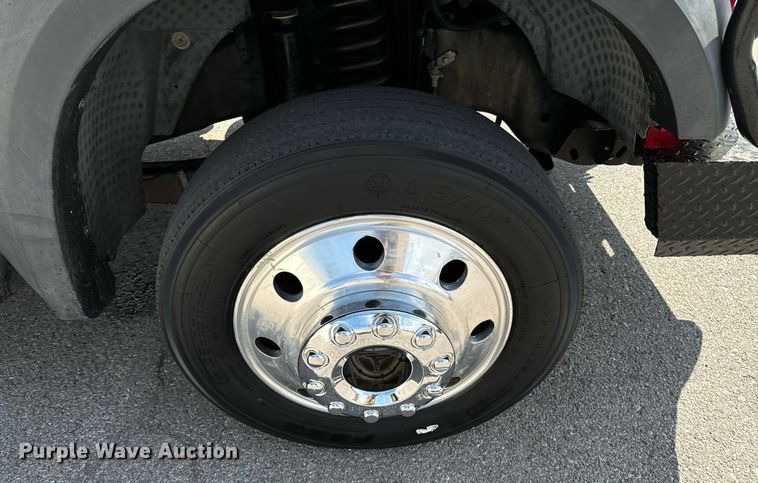 image for item DX1262 2008 Ford F550 Super Duty Lariat Crew Cab flatbed truck