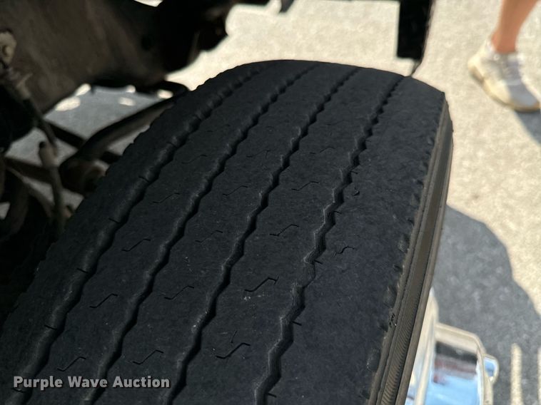 image for item DX1262 2008 Ford F550 Super Duty Lariat Crew Cab flatbed truck