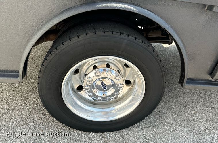 image for item DX1262 2008 Ford F550 Super Duty Lariat Crew Cab flatbed truck