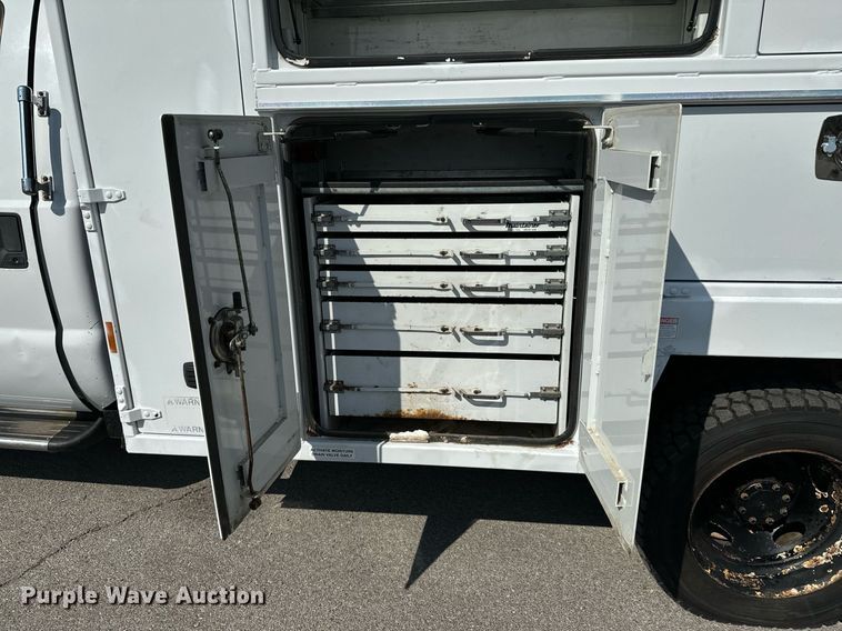 image for item DX1298 2008 Ford F550 Super Duty XL utility / service truck