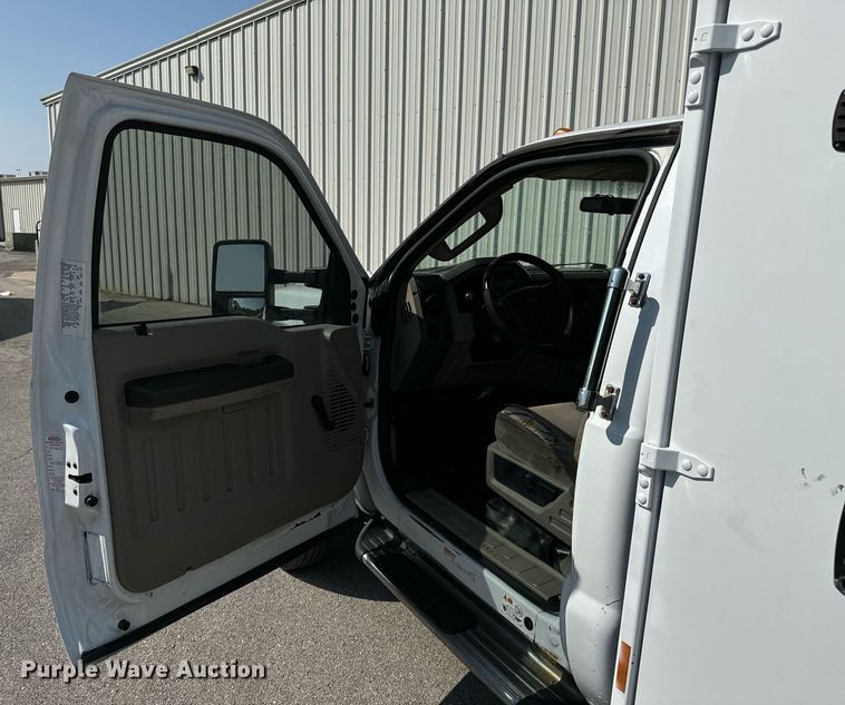image for item DX1298 2008 Ford F550 Super Duty XL utility / service truck