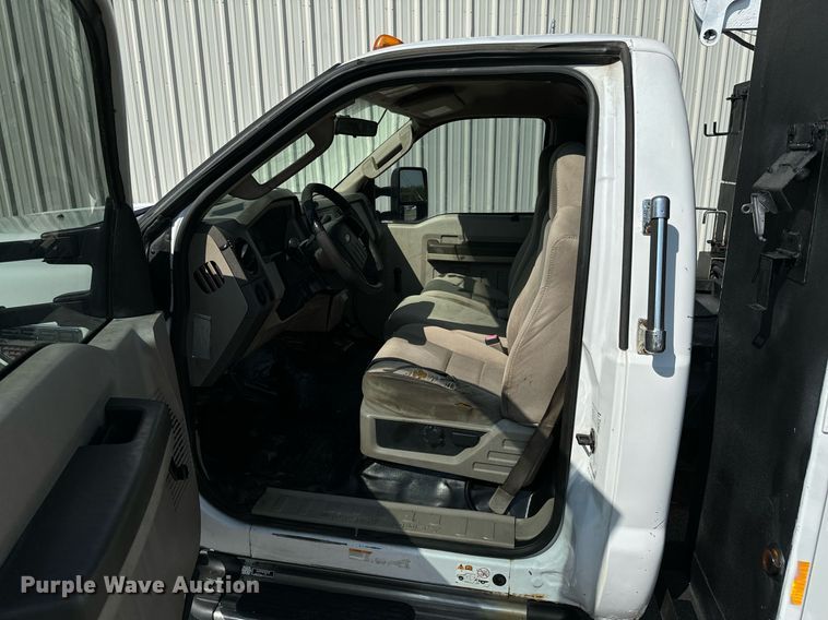 image for item DX1298 2008 Ford F550 Super Duty XL utility / service truck