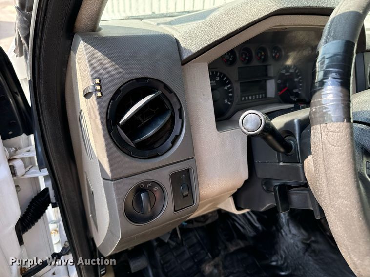 image for item DX1298 2008 Ford F550 Super Duty XL utility / service truck