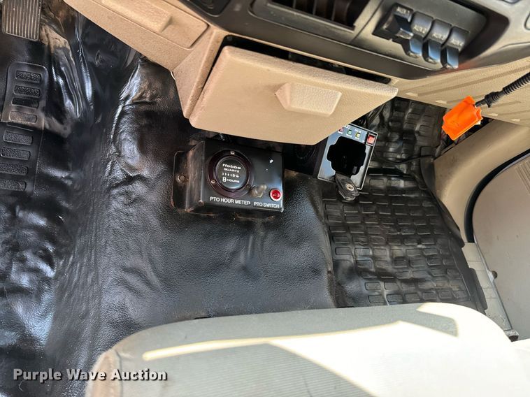 image for item DX1298 2008 Ford F550 Super Duty XL utility / service truck