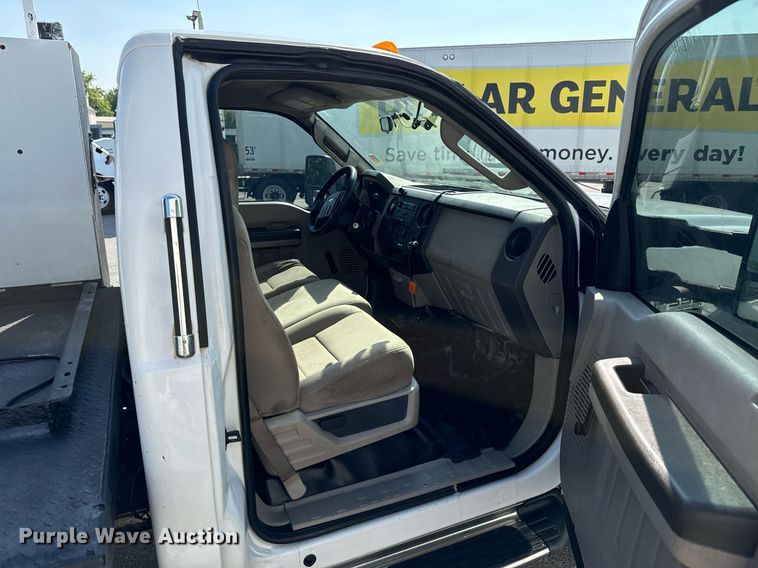 image for item DX1298 2008 Ford F550 Super Duty XL utility / service truck