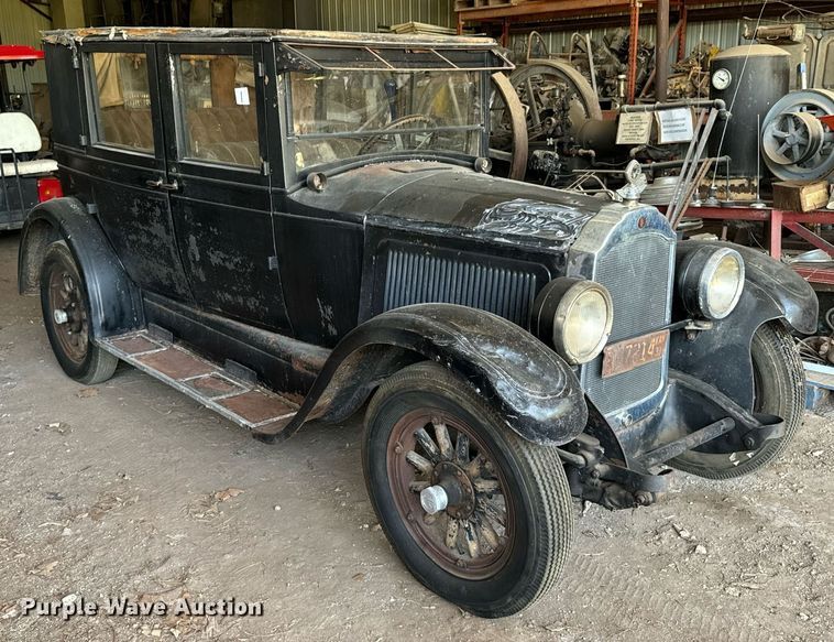 image for item DX1313 1928 Willy's Knight sedan