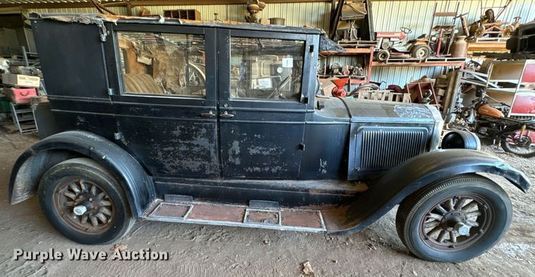 image for item DX1313 1928 Willy's Knight sedan