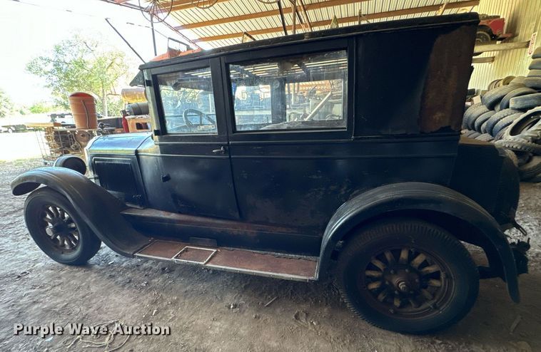 image for item DX1313 1928 Willy's Knight sedan