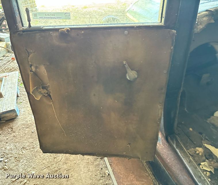 image for item DX1313 1928 Willy's Knight sedan