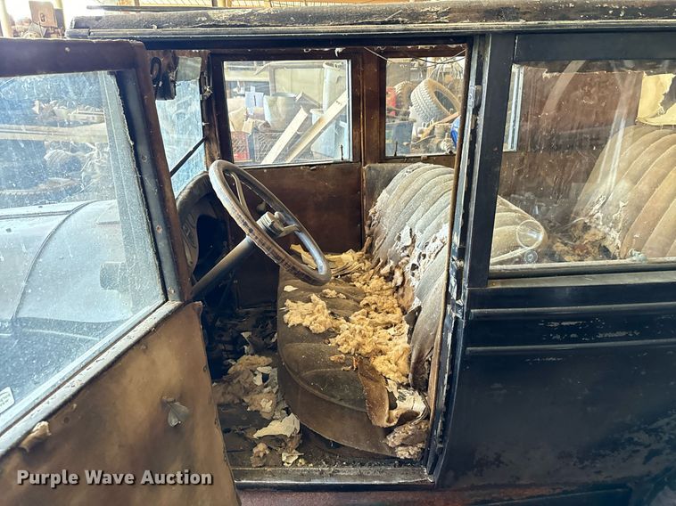 image for item DX1313 1928 Willy's Knight sedan