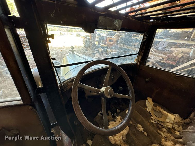 image for item DX1313 1928 Willy's Knight sedan