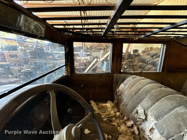 image for item DX1313 1928 Willy's Knight sedan