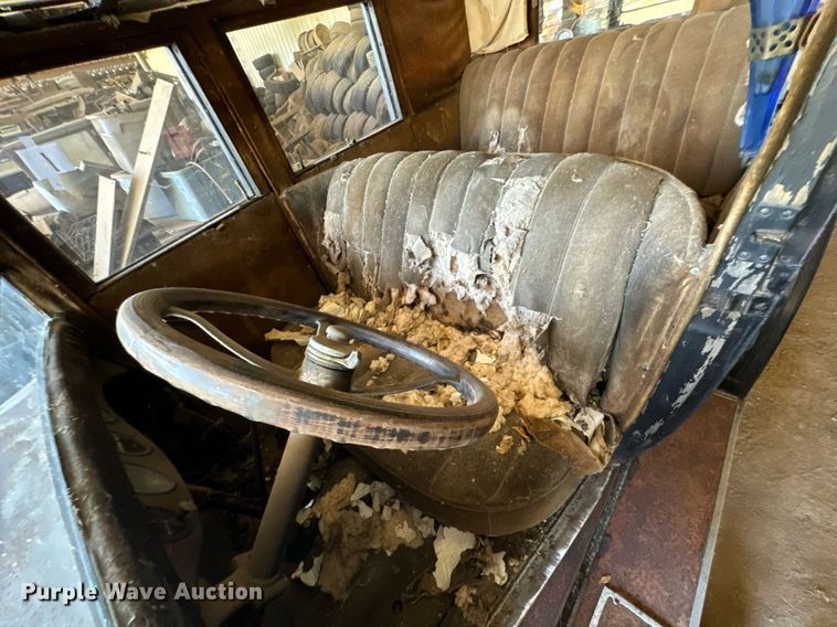 image for item DX1313 1928 Willy's Knight sedan