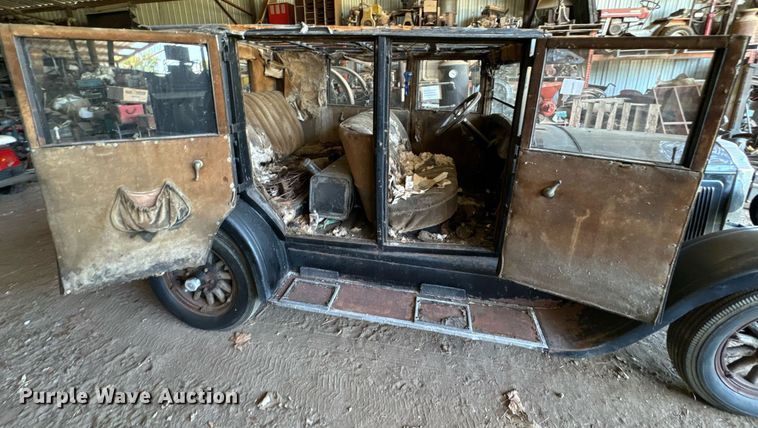 image for item DX1313 1928 Willy's Knight sedan