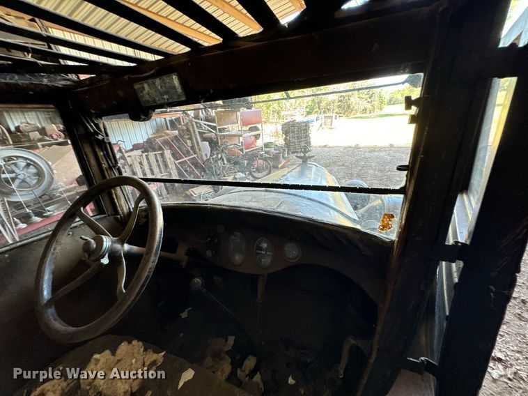 image for item DX1313 1928 Willy's Knight sedan