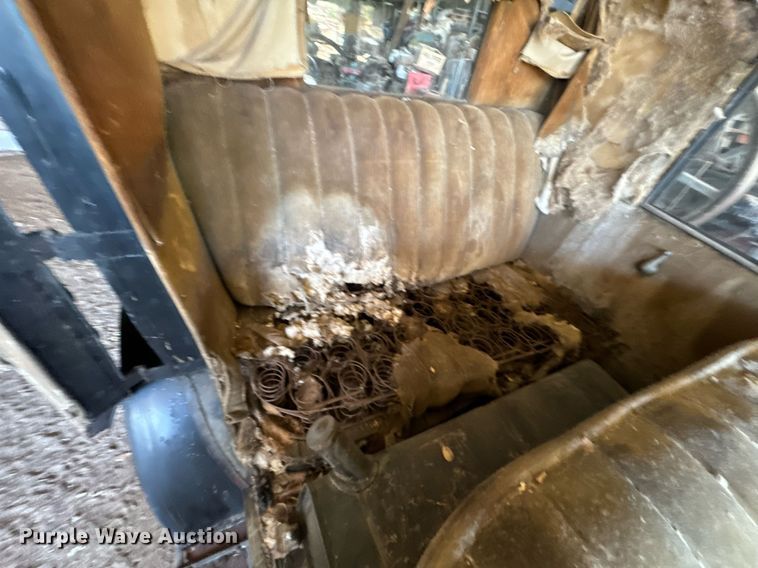 image for item DX1313 1928 Willy's Knight sedan