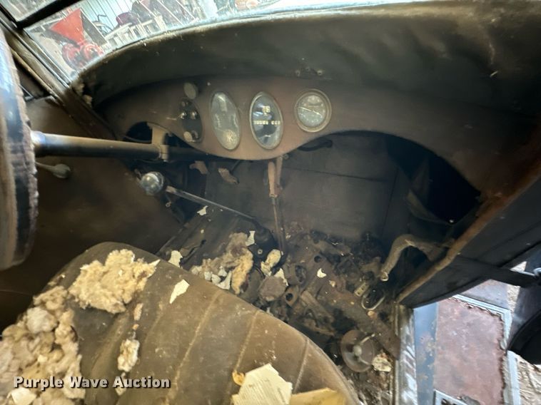 image for item DX1313 1928 Willy's Knight sedan