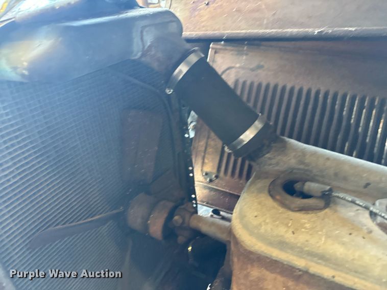 image for item DX1313 1928 Willy's Knight sedan