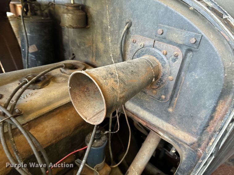 image for item DX1313 1928 Willy's Knight sedan