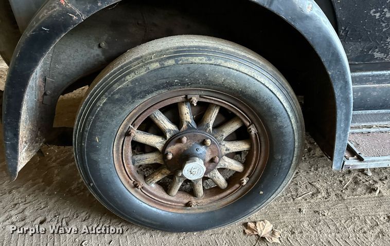 image for item DX1313 1928 Willy's Knight sedan