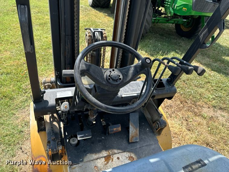 image for item DX1325 Nissan CPQD25HW11A forklift