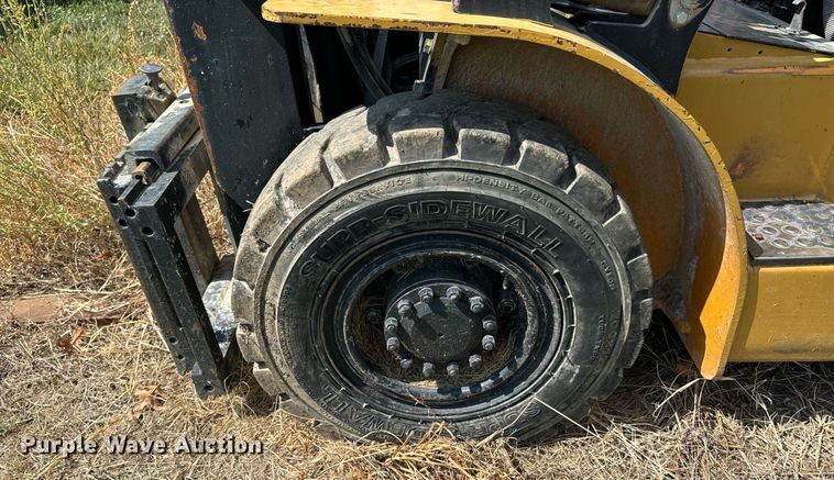 image for item DX1325 Nissan CPQD25HW11A forklift