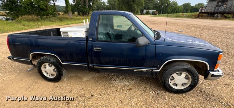 image for item EE7512 1998 Chevrolet  C1500 pickup truck