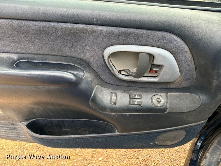 image for item EE7512 1998 Chevrolet  C1500 pickup truck