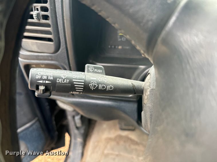 image for item EE7512 1998 Chevrolet  C1500 pickup truck