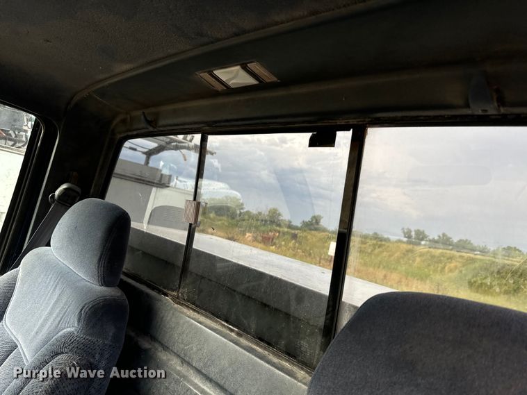 image for item EE7512 1998 Chevrolet  C1500 pickup truck