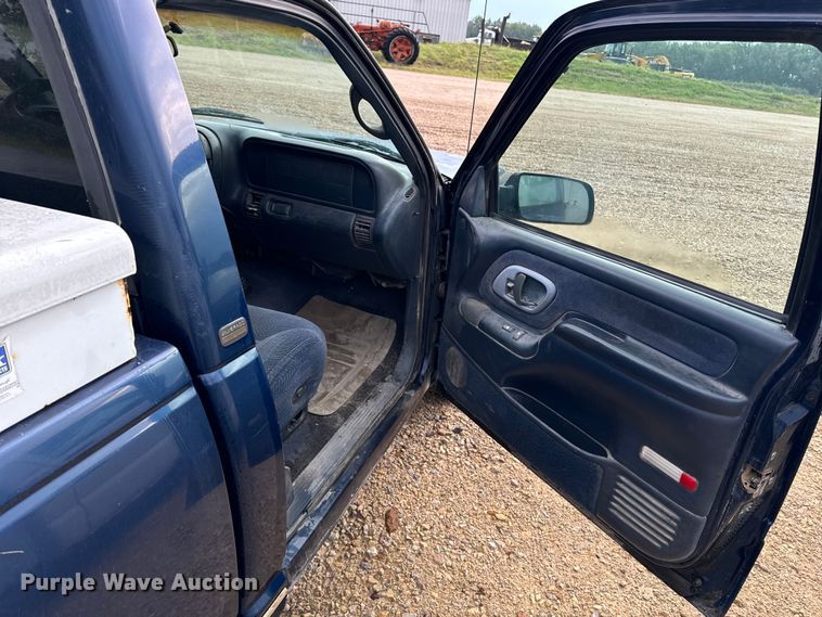 image for item EE7512 1998 Chevrolet  C1500 pickup truck