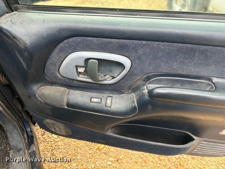 image for item EE7512 1998 Chevrolet  C1500 pickup truck