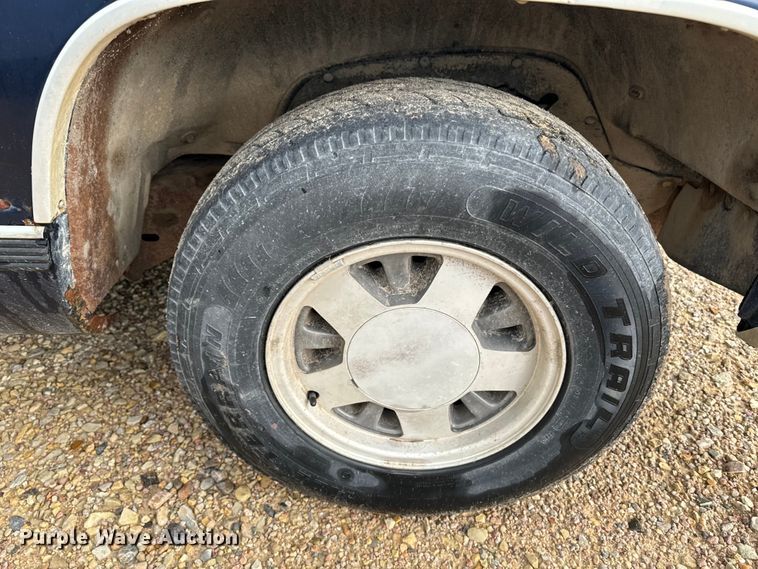 image for item EE7512 1998 Chevrolet  C1500 pickup truck