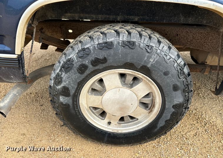 image for item EE7512 1998 Chevrolet  C1500 pickup truck