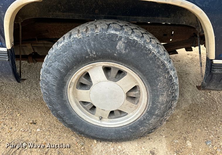 image for item EE7512 1998 Chevrolet  C1500 pickup truck