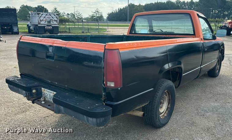 image for item EE7577 1992 Chevrolet  C1500 pickup truck