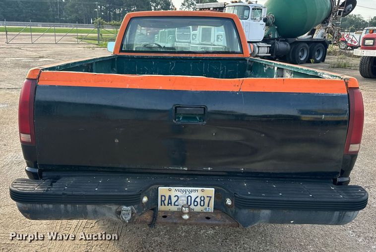 image for item EE7577 1992 Chevrolet  C1500 pickup truck