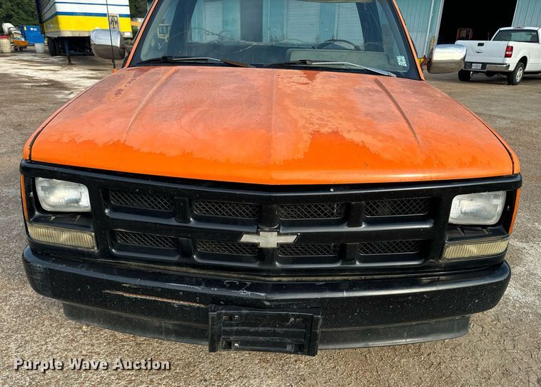 image for item EE7577 1992 Chevrolet  C1500 pickup truck