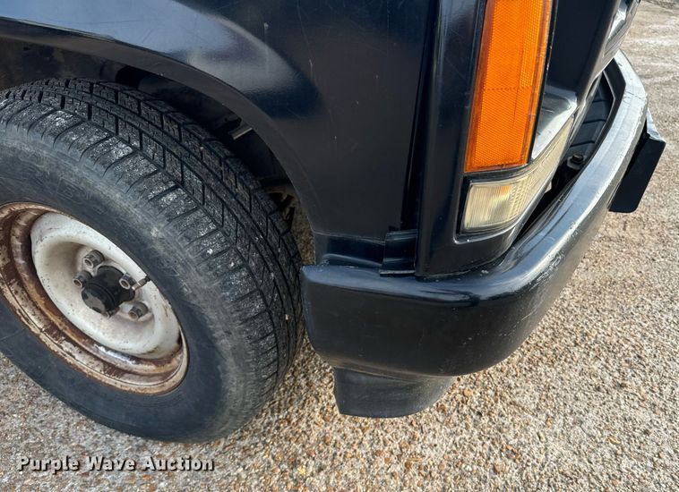 image for item EE7577 1992 Chevrolet  C1500 pickup truck